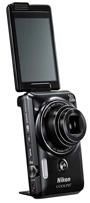 Kompaktní Nikon Coolpix S6900 se stojánkem