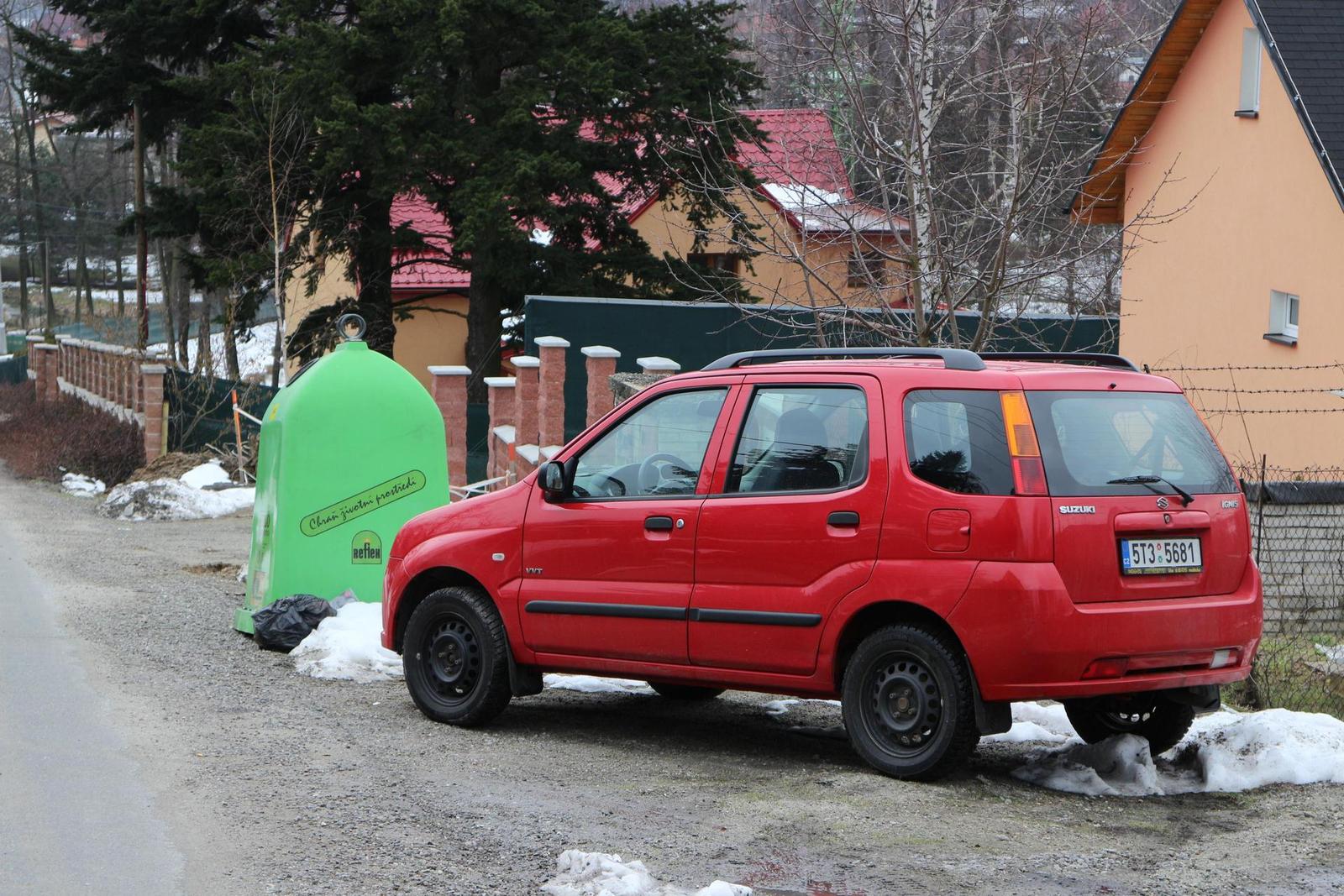 Canon EOS M: první pokus