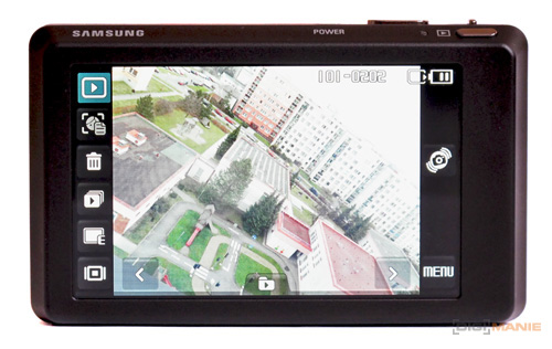 Samsung ST550: jedno LCD nestačí