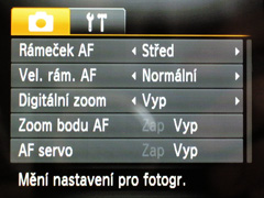 Canon IXUS 220 HS: multifunkční Karkulka