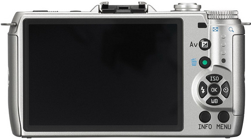 Pentax Q7 dostal větší 1/1,7" senzor