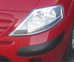 Canon IXUS 200 IS: poprvé dotykově