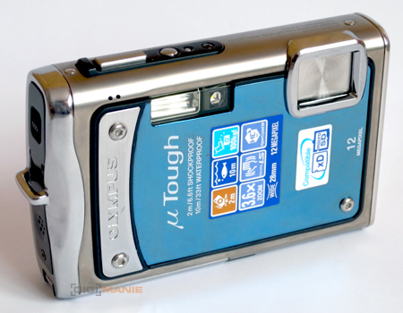 Olympus mju Tough 6000 vs. 8000: 10 proti 12