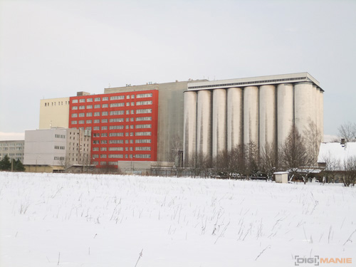 Fujifilm FinePix F300EXR: klame tělem