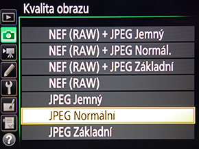 Nikon D7200: přesvědčivé zrcadlo