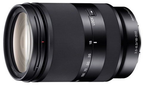 Sony SEL18200LE, lehčí 18-200mm objektiv pro NEX