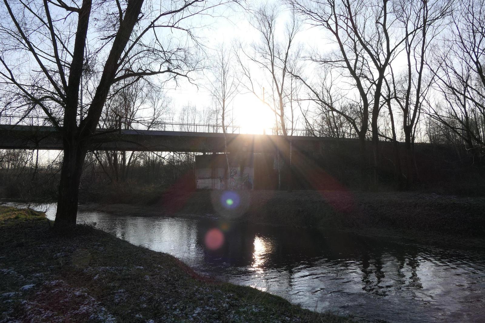 Panasonic Lumix FZ2000: ultrazoom nebo profi kamera?