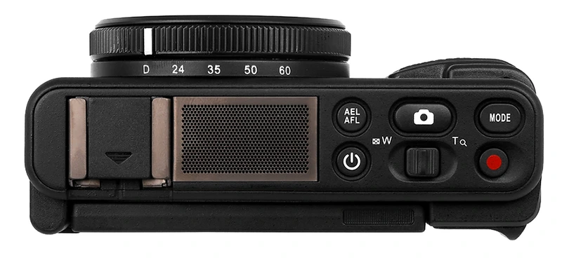 Kompakt Yashica City 300 výrazně přitvrdil, dostal 1/1,56" čip z telefonů a RAW