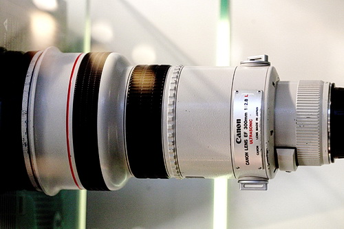 Milníky mezi EF objektivy Canonu a 60 milionů kusů