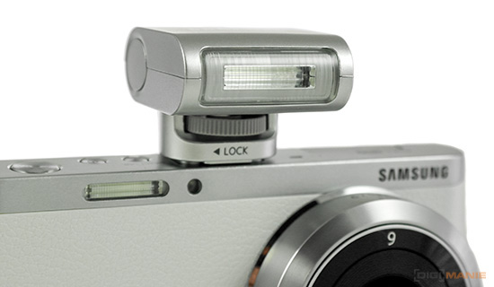 Samsung NX mini (NXF1): superlevná jednička