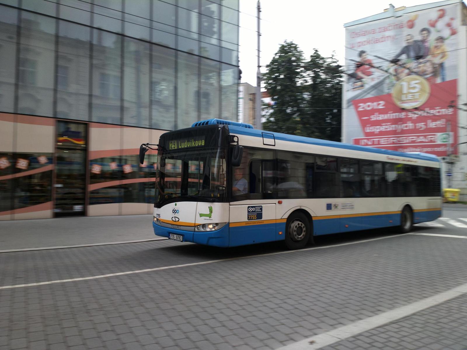 Nokia 808 PureView: mobilní zrcadlovkobijec