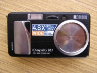 Caplio R1: Široká kompaktní náruč