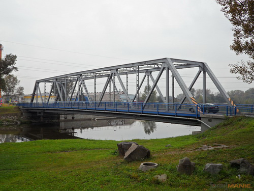 Samsung WB210: dotkněte se 21 milimetrů!