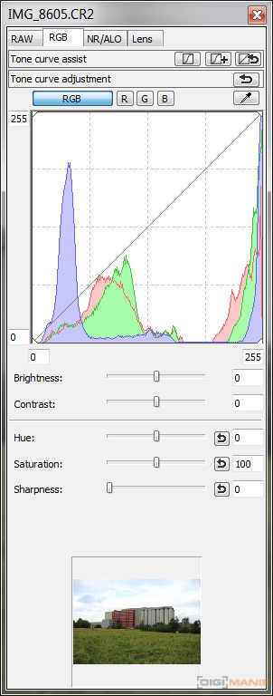 Canon EOS 700D: dotykový hybrid