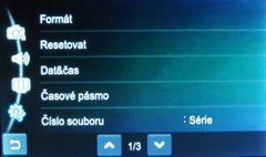 Samsung ST550: jedno LCD nestačí