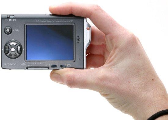 Extrahubený Sony Cyber-shot DSC-T7