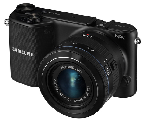 Samsung NX2000 s velkým dotykovým displejem