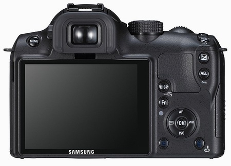 Samsung NX konkuruje Micro 4/3 systému APS-C čipem