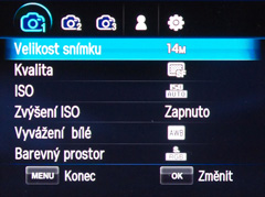Samsung NX100: "zrcadlovka" do kapsy