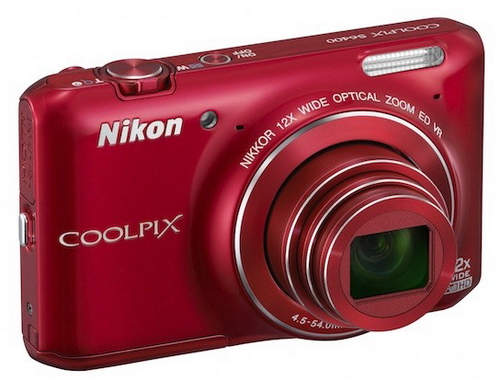 Stylový kapesní ultrazoom Nikon Coolpix S6400