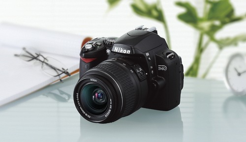 Nikon D40: digitální zrcadlovka s objektivem už pod 10 tisíc Kč