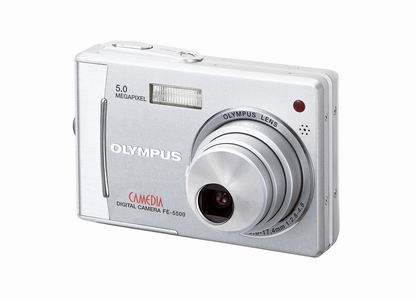 Olympus FE-5500 – S otočným krytem