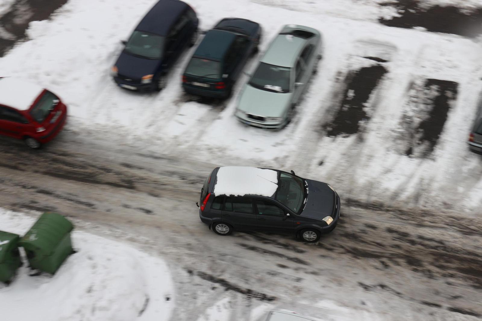 Canon EOS M: první pokus