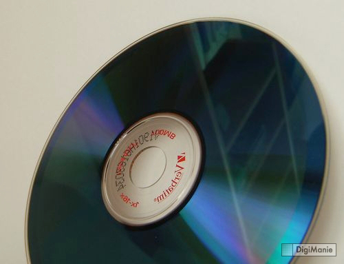 FinePix F480: levný kompakt se širokoúhlým objektivem