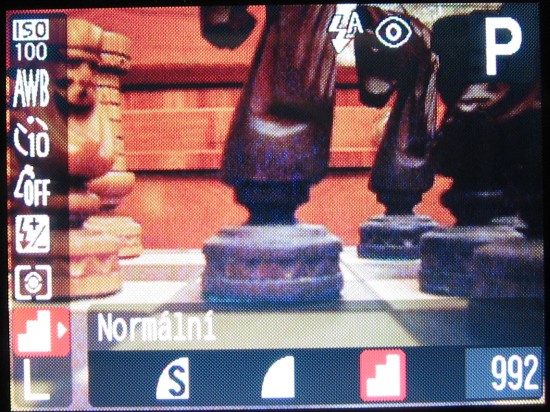 Canon PowerShot A700: Mezi kompaktem a ultrazoomem