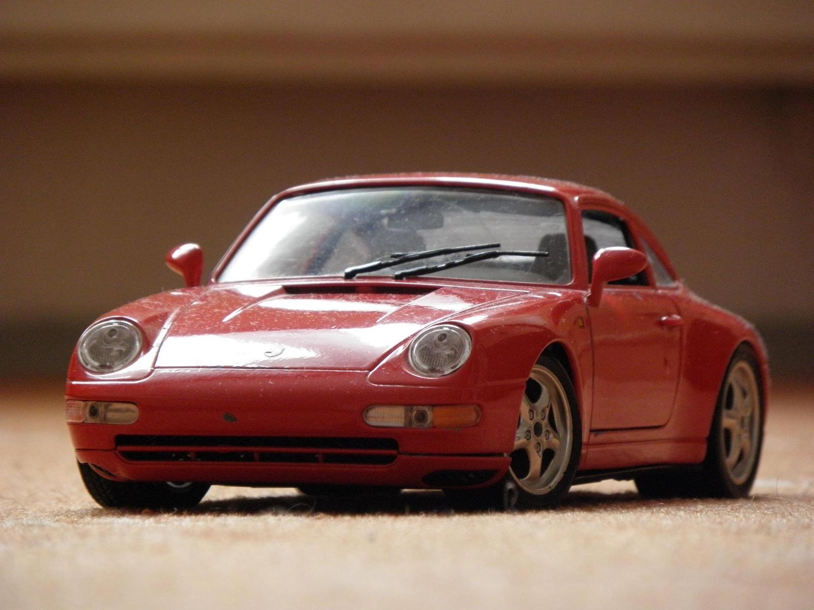 Olympus SP-590UZ: 26× zoom pro každého