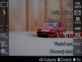 Sony SLT-A77: megapixelový přeborník