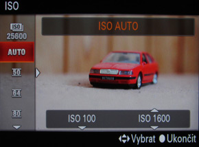 Sony SLT-A77: megapixelový přeborník