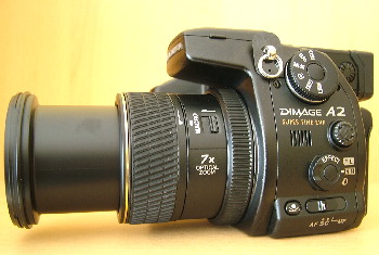 Minolta DiMAGE A2: osmimegapixel s anti-shake systémem