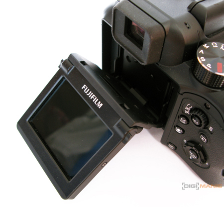 Fujifilm S100FS: jde zrcadlovkám po krku