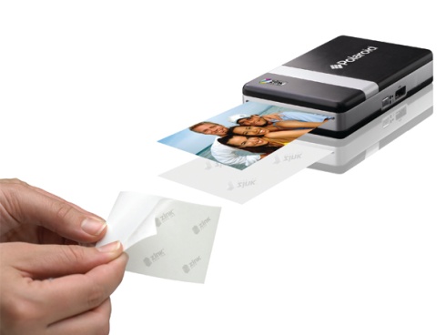 Polaroid představil mobilní fototiskárnu