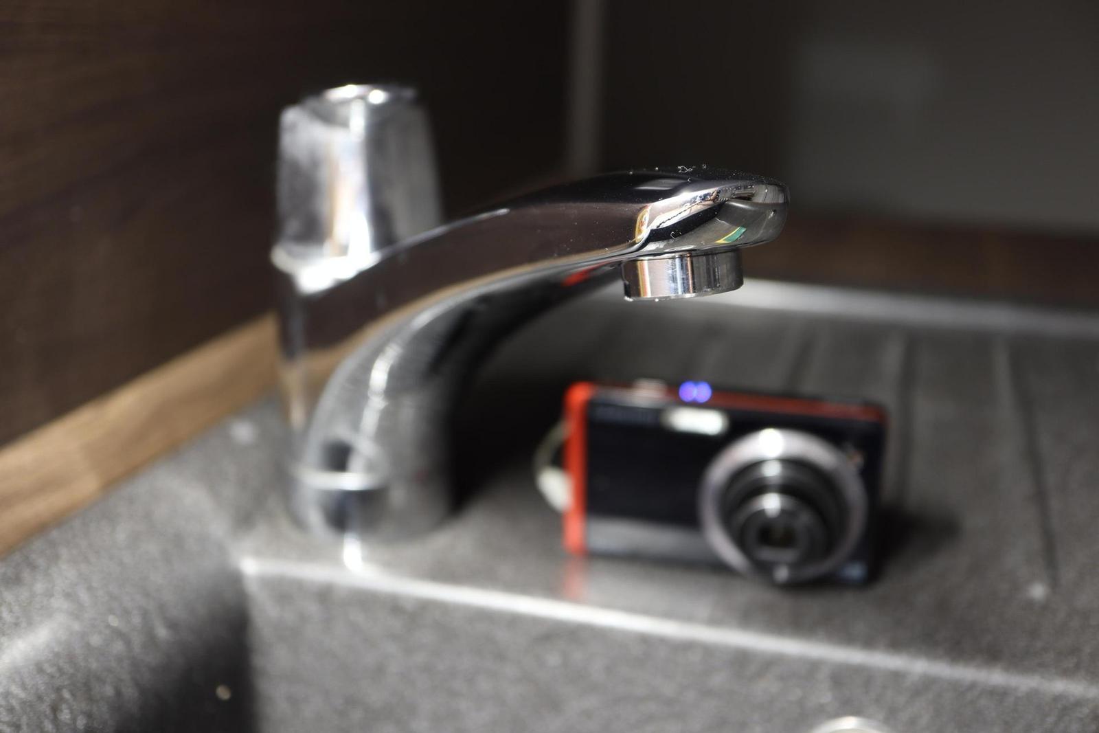 Canon EF-M 28mm f/3.5 Macro IS STM