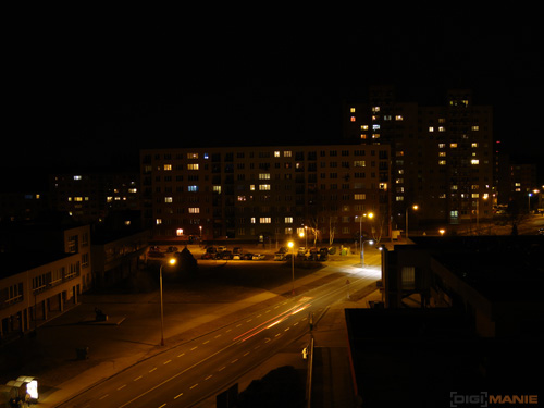 Sony Cyber-shot W570: jde to i s 16 megapixely