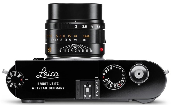 Leica uvedla limitovanou edici M10-R Black Paint