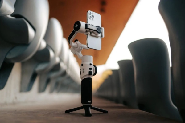 Gimbal Zhiyun Smooth 5S přináší 24hodinovou výdrž a rychlé nabíjení