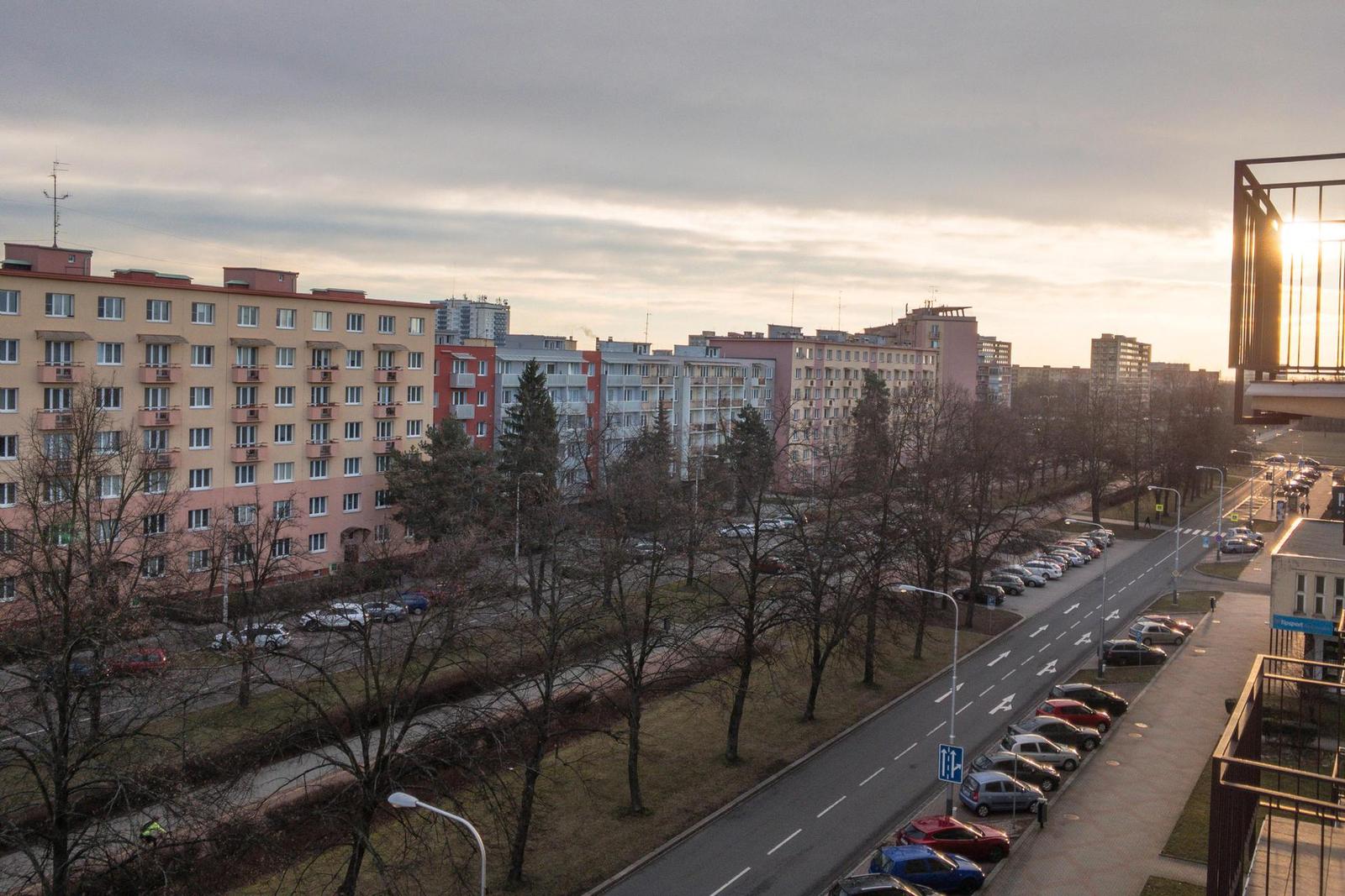 iPhone vs. staré APS-C: co má vyšší dynamický rozsah?