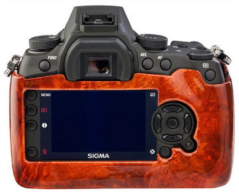 Zrcadlovka Sigma SD1 ve speciální "dřevěné" edici