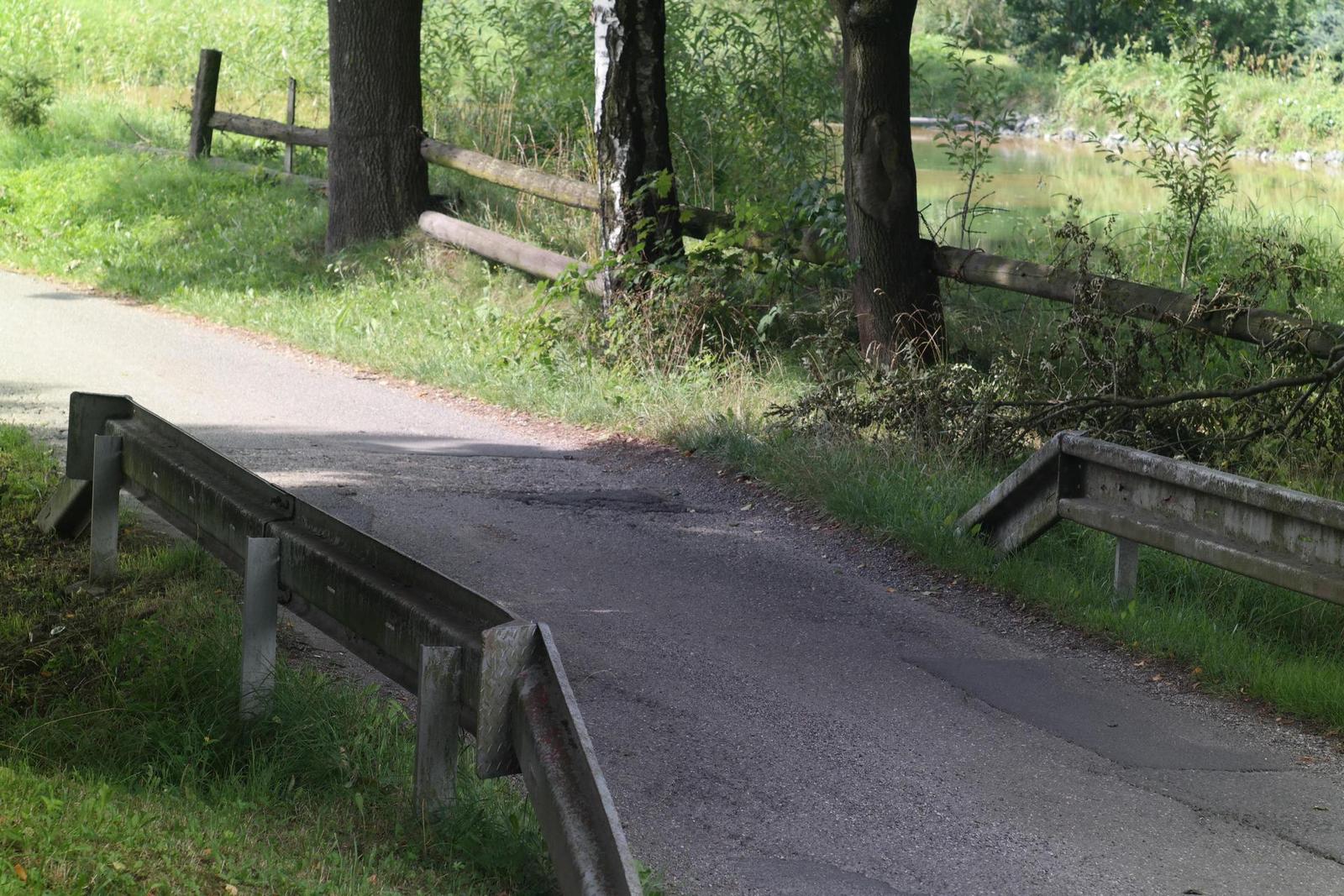 Jupiter-9 85mm F2.0 (M39)