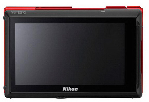 Ultrakompakt Nikon Coolpix S100: ve víru elegance