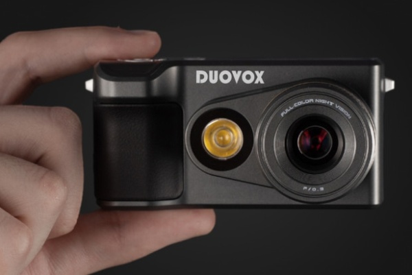 Duovox Mate Pro: foťák, který vidí ve tmě díky F0,9 a čipu s 22EV DR