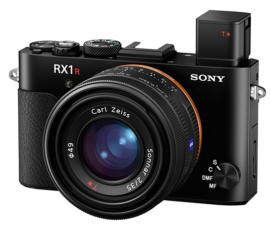 Full frame kompakt Sony Cyber-shot RX1R II dostal EVF a 42 MPx