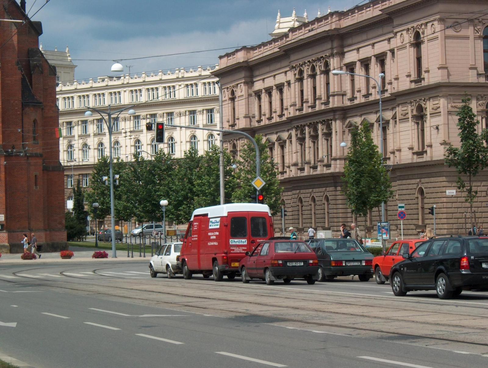 HP Photosmart 812: automat každým coulem