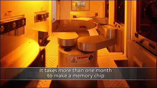 Výroba paměťových karet u Lexaru