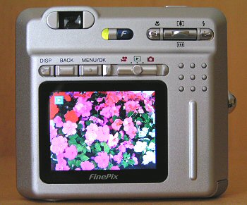 FinePix F420: drobeček s velkým obrazovým výkonem