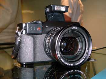 CeBIT 2004: Panasonic a hlavní hvězda LC1