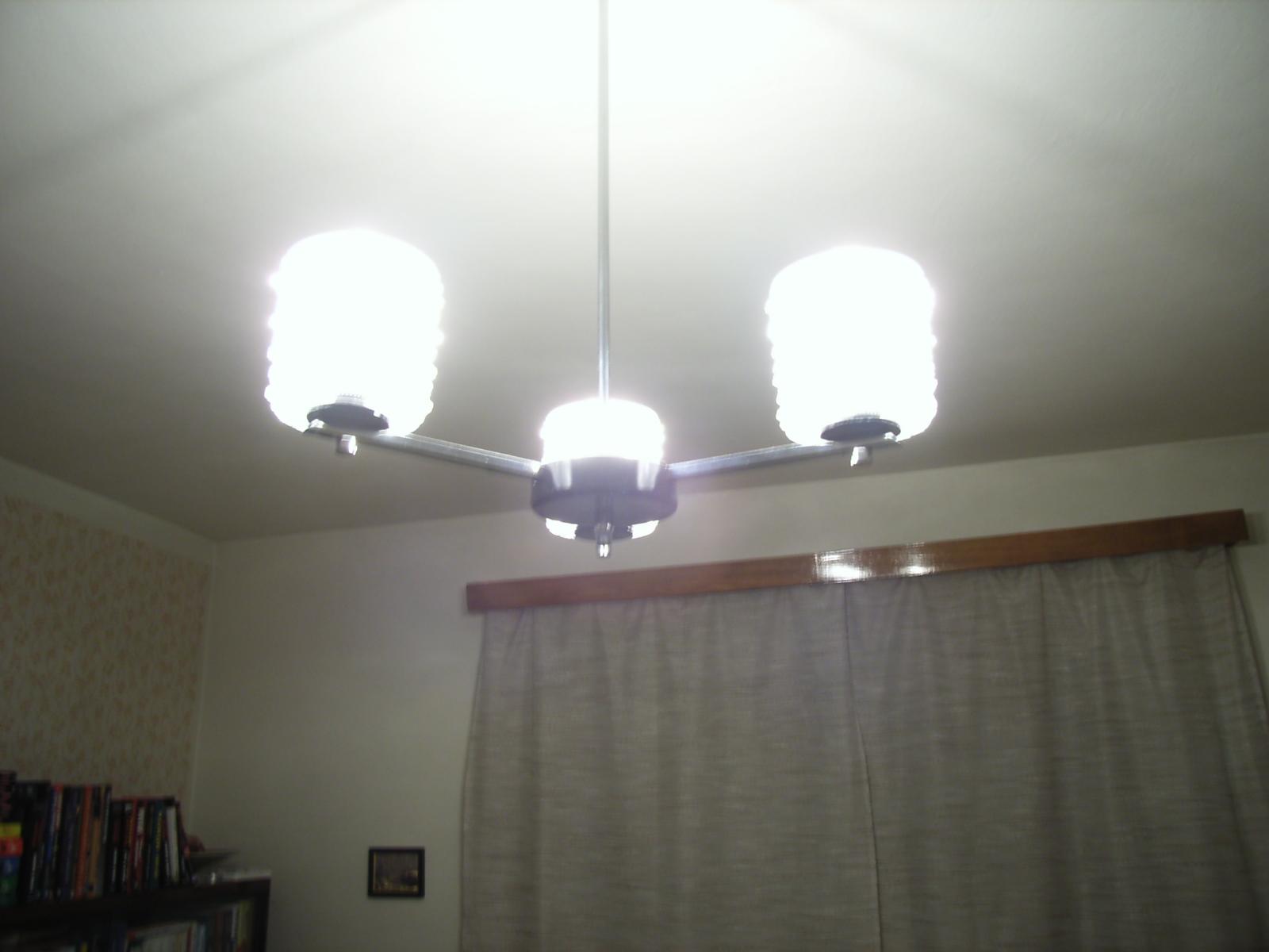 Caplio R1: Široká kompaktní náruč